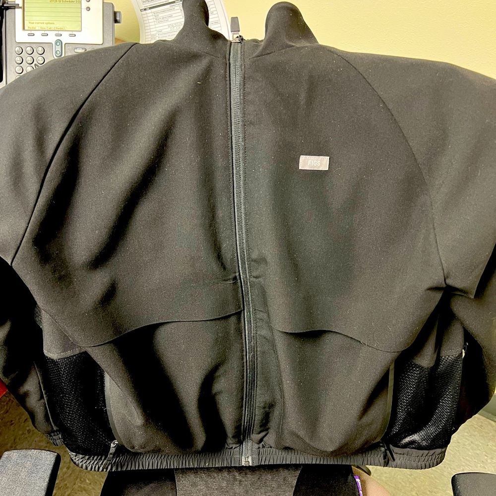 FIGS SYDNEY SCRUB JACKET